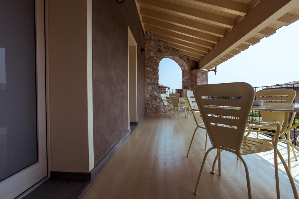 Villa Fontanelle Gardapartments ポルペナッツェ・デル・ガルダ エクステリア 写真