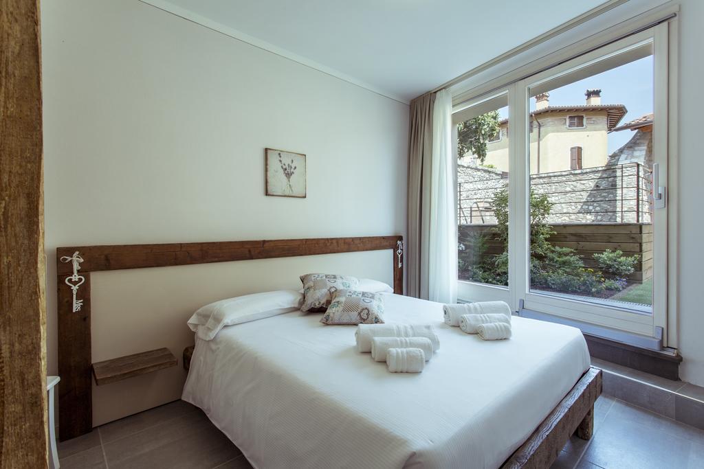 Villa Fontanelle Gardapartments ポルペナッツェ・デル・ガルダ エクステリア 写真