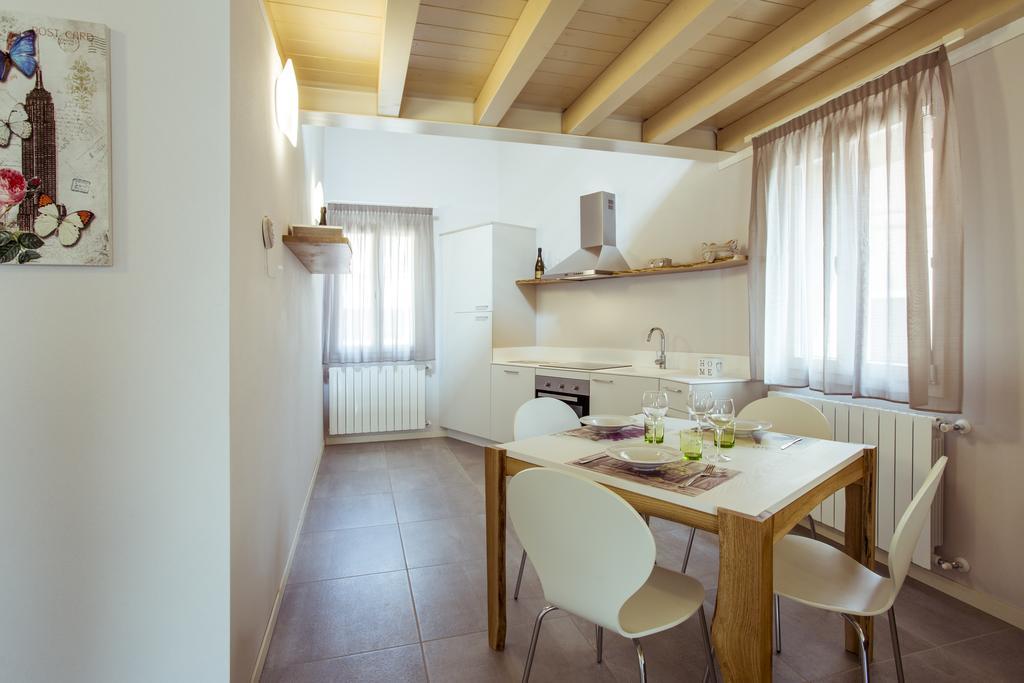 Villa Fontanelle Gardapartments ポルペナッツェ・デル・ガルダ エクステリア 写真