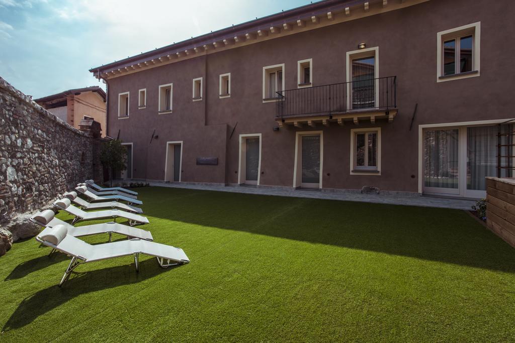 Villa Fontanelle Gardapartments ポルペナッツェ・デル・ガルダ エクステリア 写真